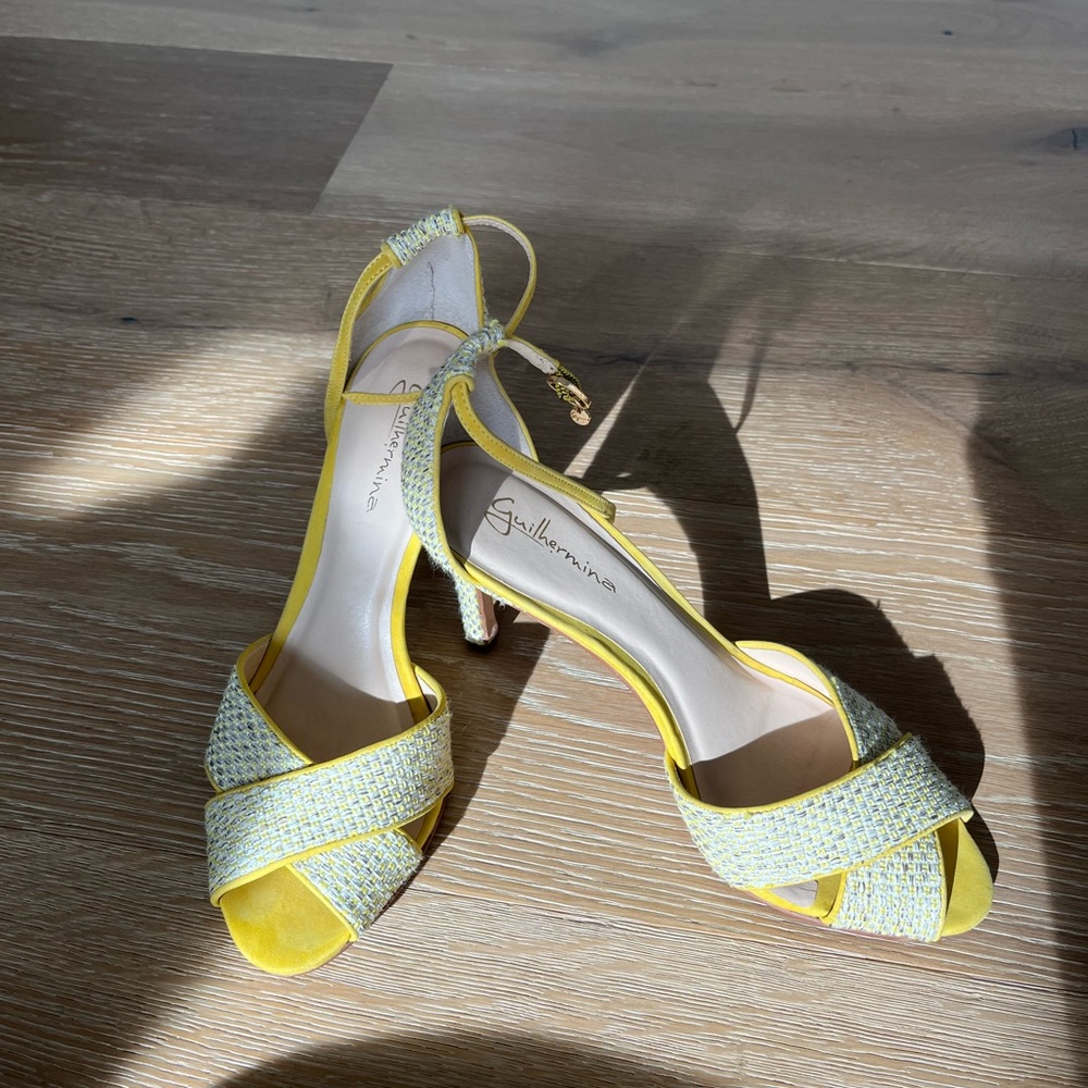 Guilhermina yellow heels